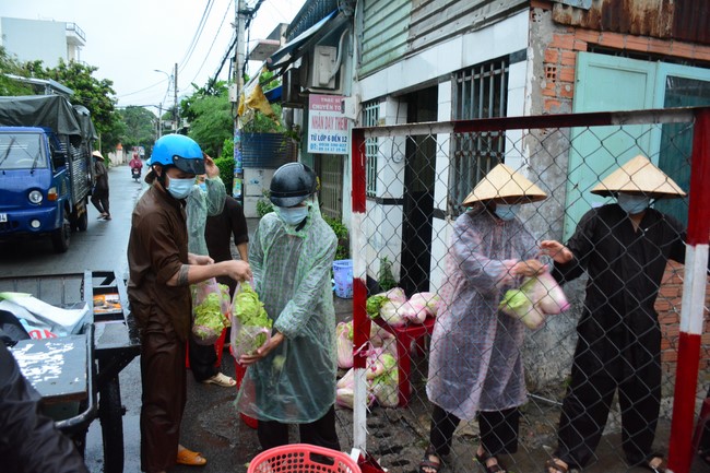Continuing to support people in need in the Covid-19 pandemic of Hoang Phap Pagoda (series 4)